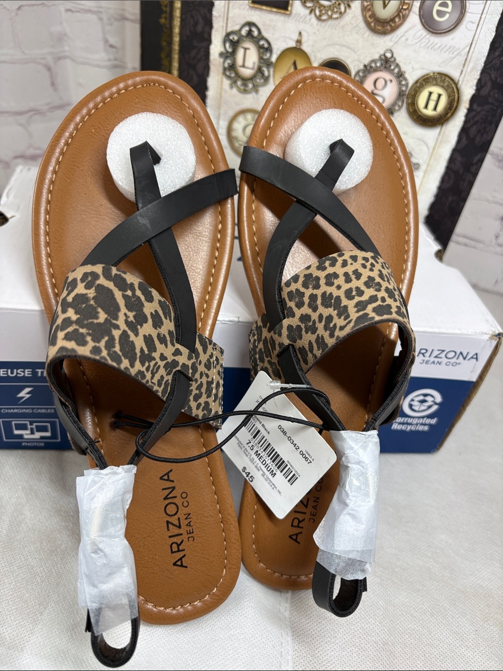 Arizona Jean Co W7.5 Leopard Strap Open  Toed Sandals w/Box